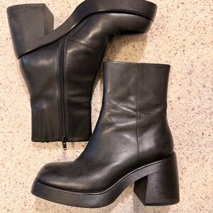 Vagabond Black Heeled Leather Boots